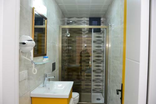 Yade Hotel