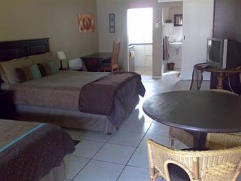Apartamento At Eezzze Riversway Self Catering
