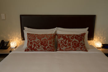 Hotel Ramada Suites Christchurch City