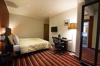 The J Hotel & Spa