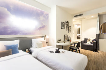 Cloud 7 Hotel