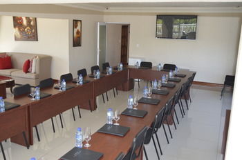 Hotel Lakeview Guest House & Conference Centre