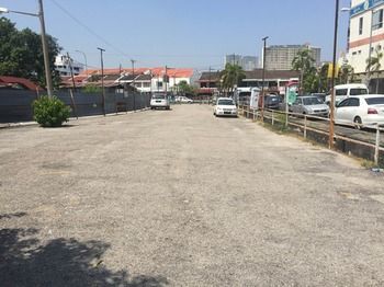 M Qube Hotel - Hostel