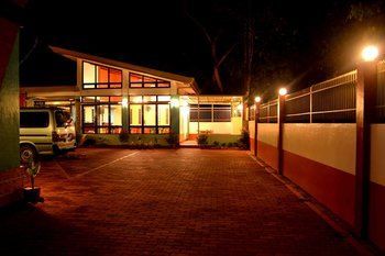 Bed & Breakfast Julieta's Pension House