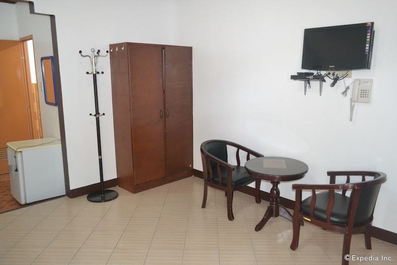 Hotel Antonio's Apartelle & Suites
