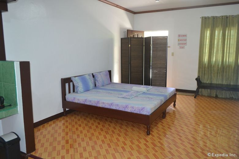 Hotel Antonio's Apartelle & Suites