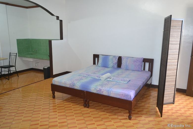 Hotel Antonio's Apartelle & Suites