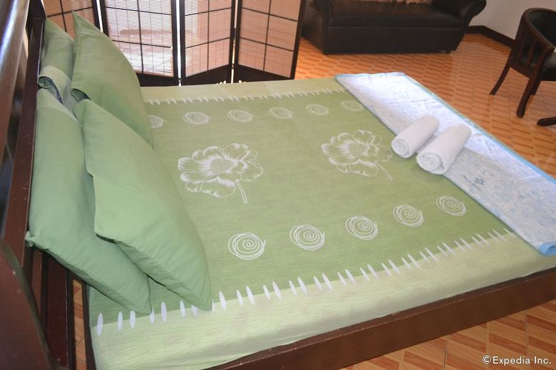 Hotel Antonio's Apartelle & Suites