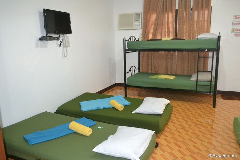 Hotel Antonio's Apartelle & Suites