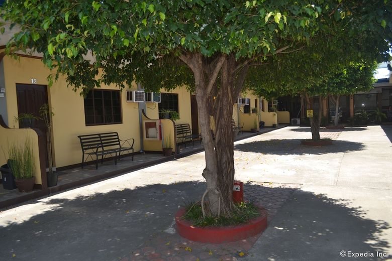 Hotel Antonio's Apartelle & Suites