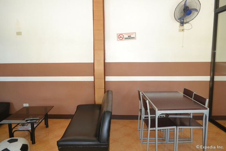 Hotel Antonio's Apartelle & Suites