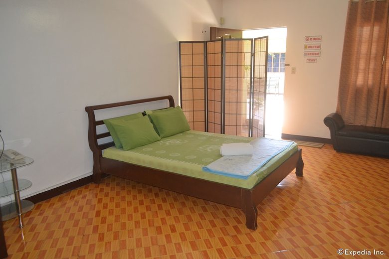 Hotel Antonio's Apartelle & Suites