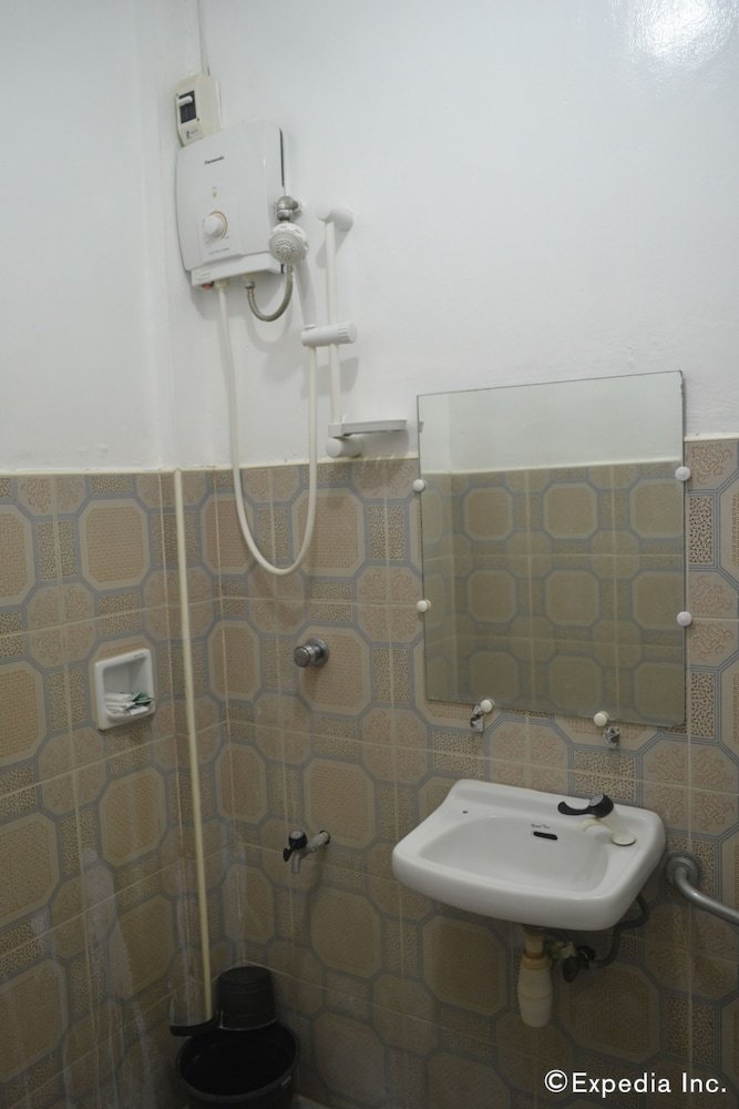 Hotel Antonio's Apartelle & Suites