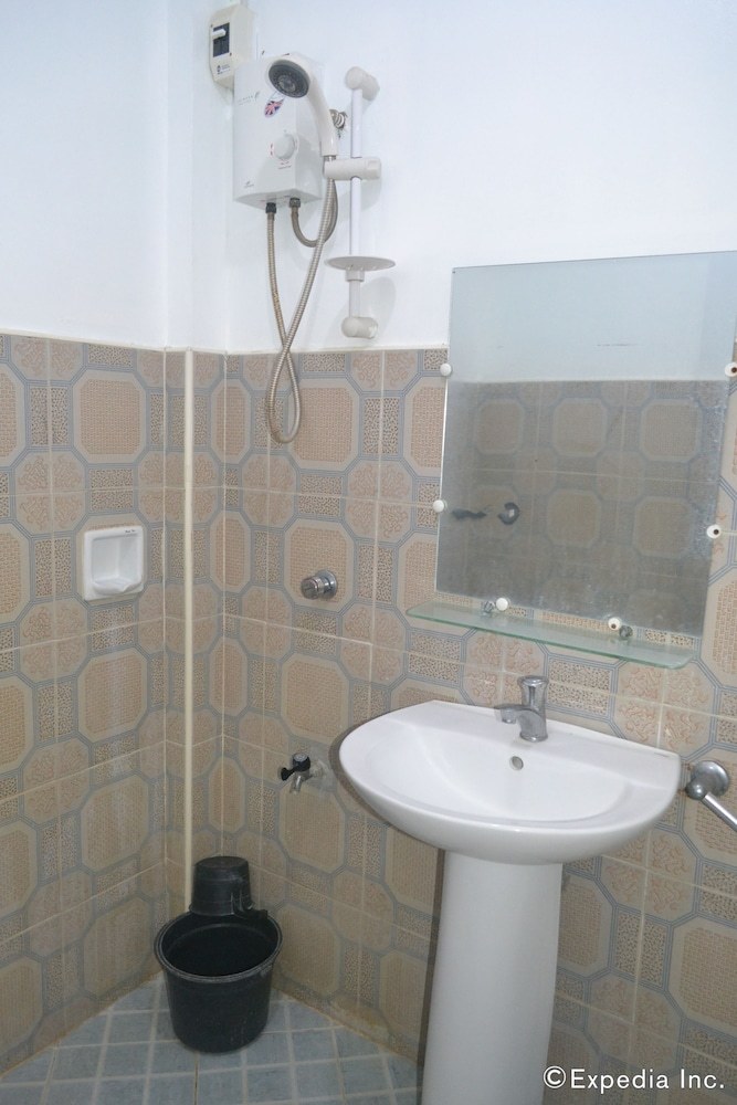 Hotel Antonio's Apartelle & Suites