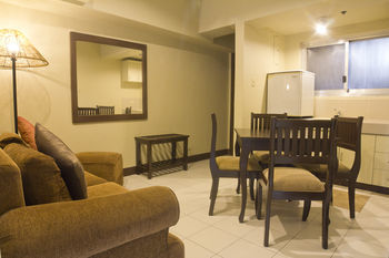 Artina Suites Hotel