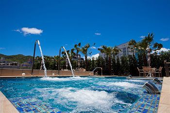 S Aura Hotel