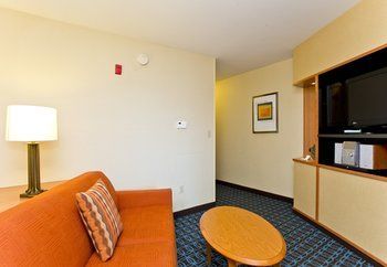Hotel Fairfield & Suites By Marriott Winchester