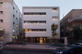 Lily & Bloom Hotel