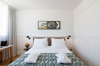 Lily & Bloom Hotel