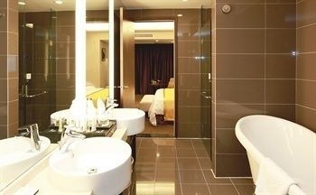 New Beacon Luguang International Hotel