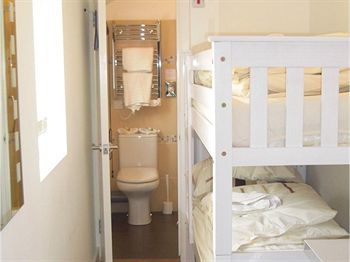Hotel Ei8ht Brighton Apartments - Guest House