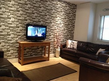 Hotel Ei8ht Brighton Apartments - Guest House