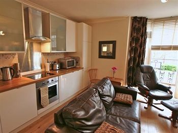 Hotel Ei8ht Brighton Apartments - Guest House