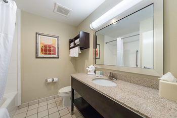 Hotel Comfort Suites Beachside