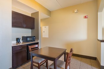 Hotel Comfort Suites Beachside