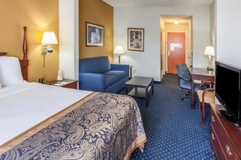 Hotel Wingate By Wyndham - Atlanta At Six Flags