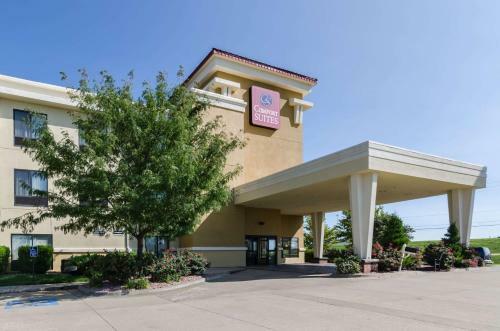 Hotel Comfort Suites Salina