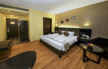 Hotel The Fern Residency Kolkata
