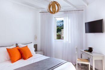 Aparthotel Bay Bees Sea View Suites & Homes