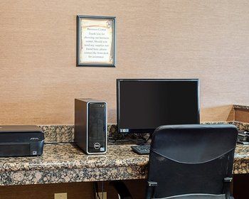 Hotel Comfort Inn And Suites Lawrence