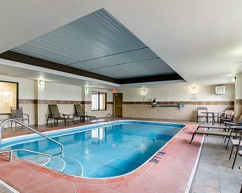 Hotel Comfort Inn And Suites Lawrence