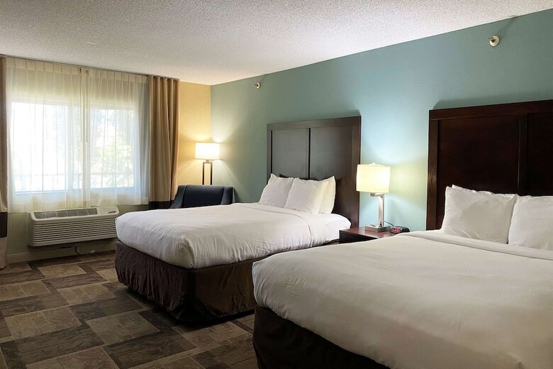Hotel Comfort Inn And Suites Newark