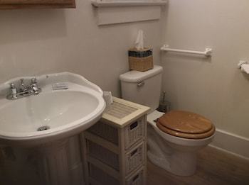 Crescent Lily Inn B&B