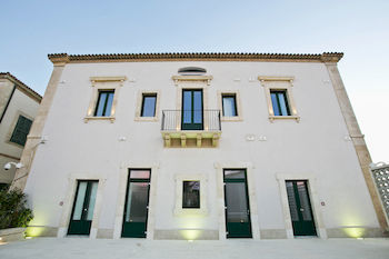 Zafran Boutique Hotel