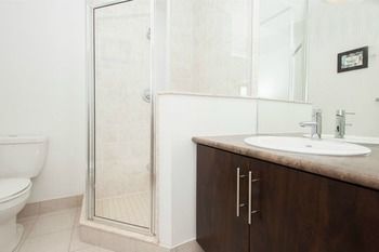 Aparthotel E.s.i Furnished Suites At The Acc
