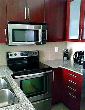 Aparthotel E.s.i Furnished Suites At The Acc