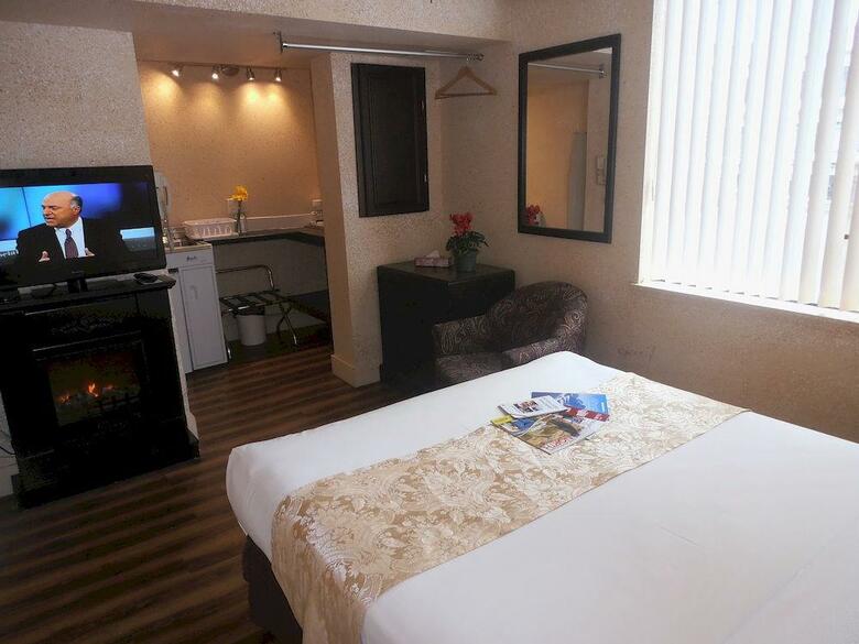 Riviera On Robson Suites Hotel Downtown Vancouver
