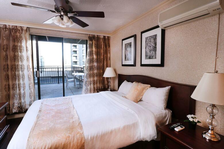Riviera On Robson Suites Hotel Downtown Vancouver