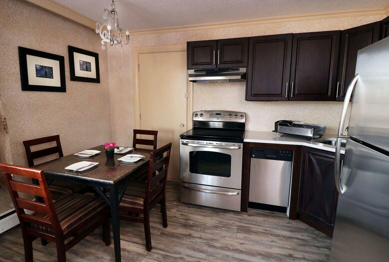 Riviera On Robson Suites Hotel Downtown Vancouver
