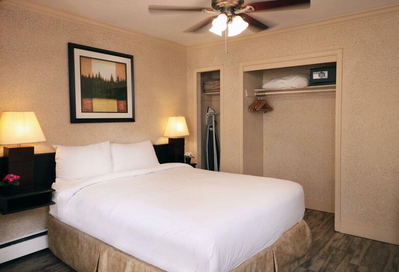 Riviera On Robson Suites Hotel Downtown Vancouver