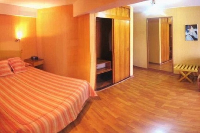 Hotel Charlie Inn