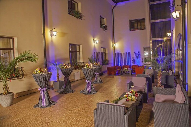 Trianon Hotel