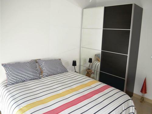 Three-bedroom Holiday Home Roses With Sea View 07