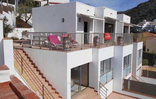 Three-bedroom Holiday Home Roses With Sea View 07