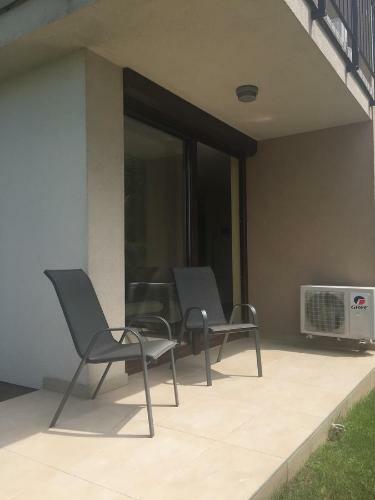 Lakeview Apartment
