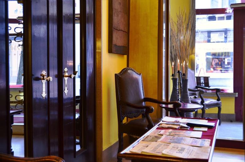 Athmos Hotel Center